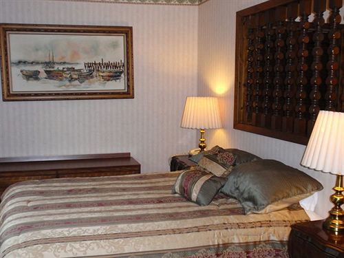 Chalet Inn & Suites Centerport Eksteriør billede